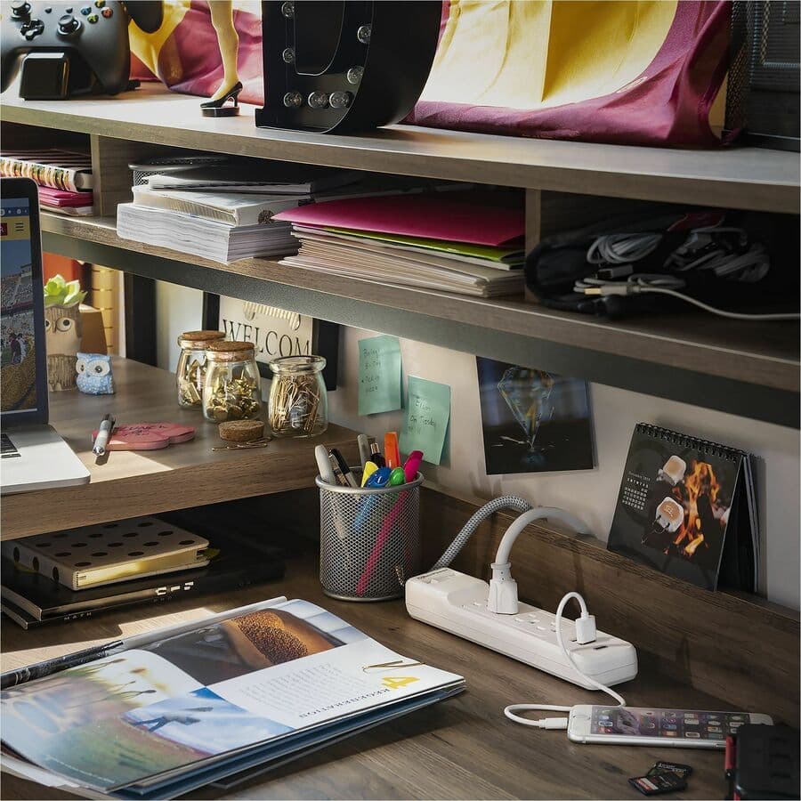 CyberPower P405UC white surge protector with 4 NEMA 5-15R outlets and circuit breaker