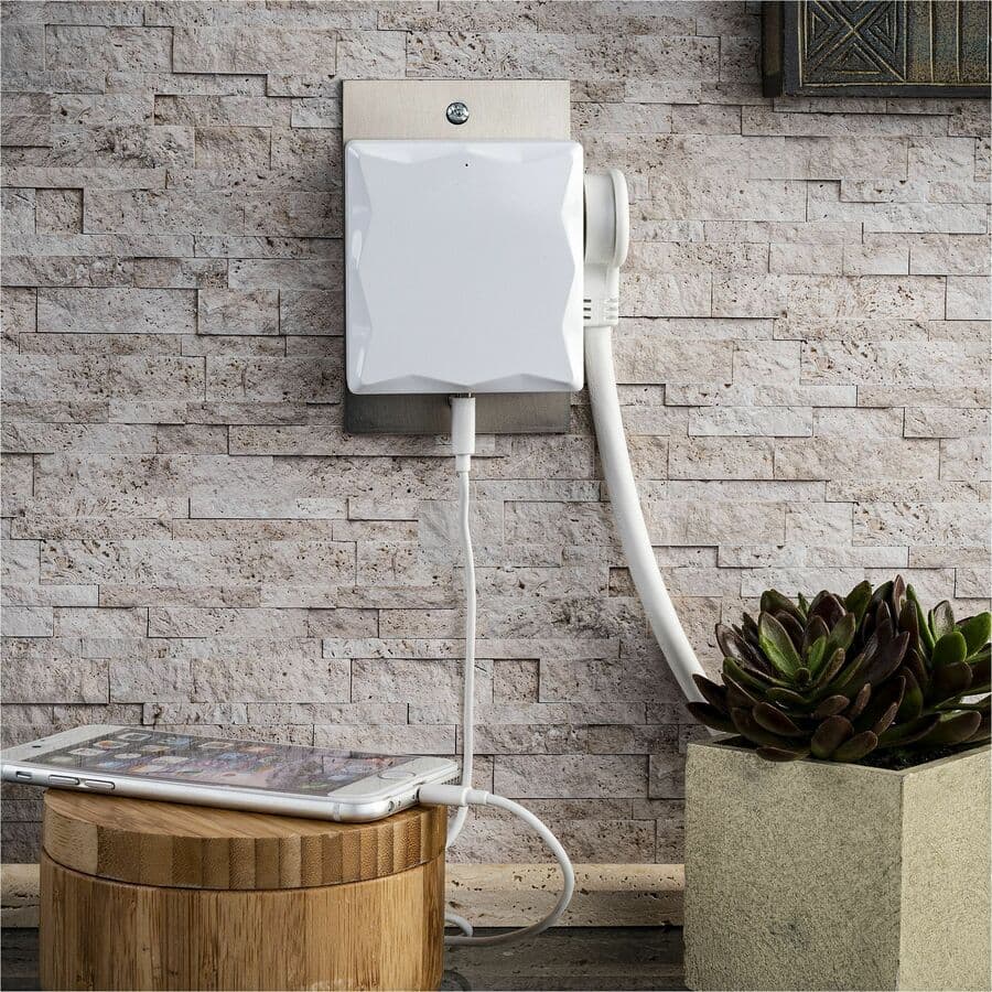 CyberPower P2WUC3 wall-tap surge protector with 3 USB-C ports and 30 W output